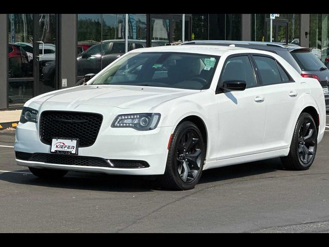 2021 Chrysler 300 Touring