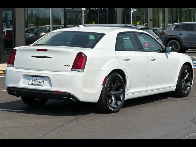 2021 Chrysler 300 Touring