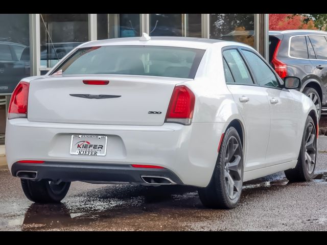 2021 Chrysler 300 Touring