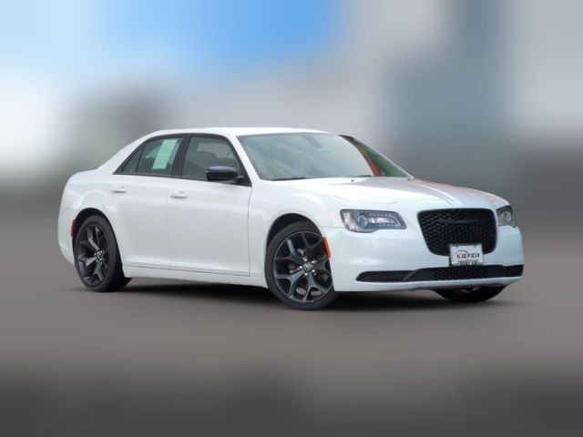 2021 Chrysler 300 Touring