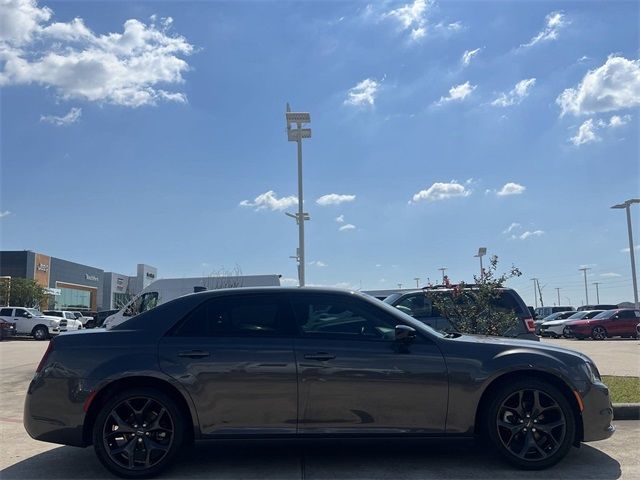 2021 Chrysler 300 Touring