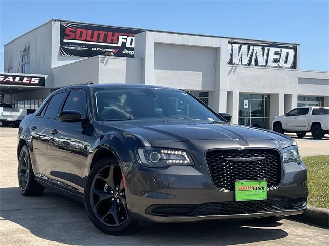 2021 Chrysler 300 Touring