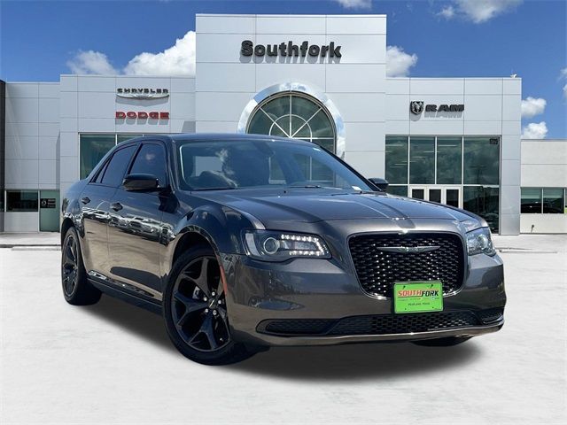 2021 Chrysler 300 Touring