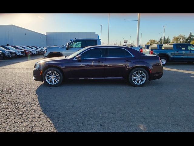 2021 Chrysler 300 Touring L