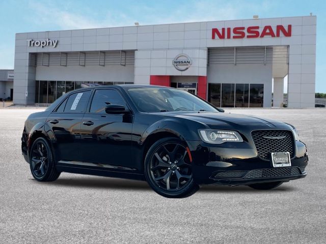 2021 Chrysler 300 Touring