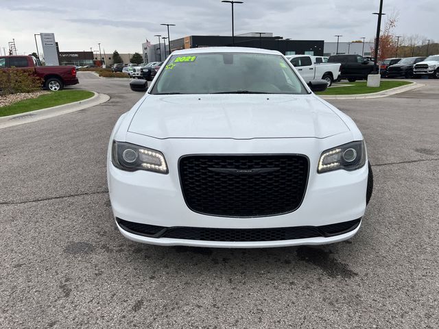 2021 Chrysler 300 Touring