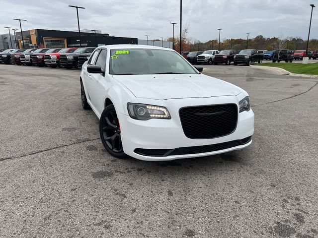 2021 Chrysler 300 Touring