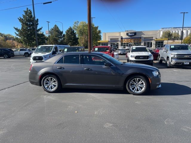 2021 Chrysler 300 Touring