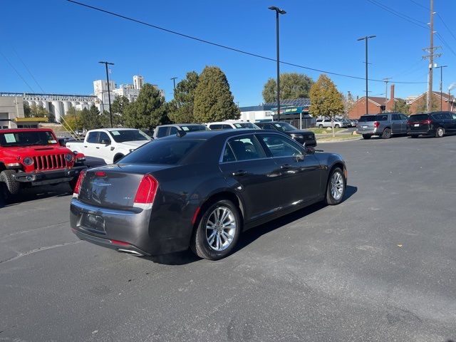 2021 Chrysler 300 Touring