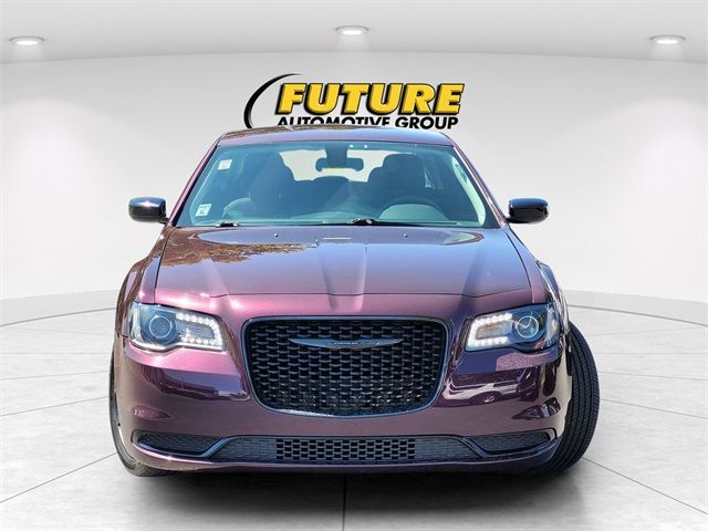 2021 Chrysler 300 Touring