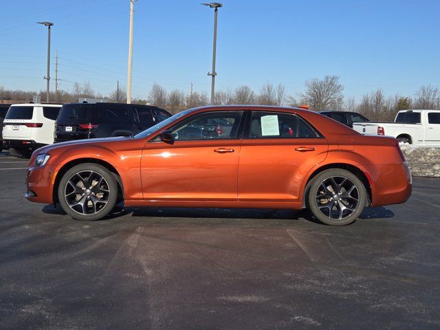 2021 Chrysler 300 Touring