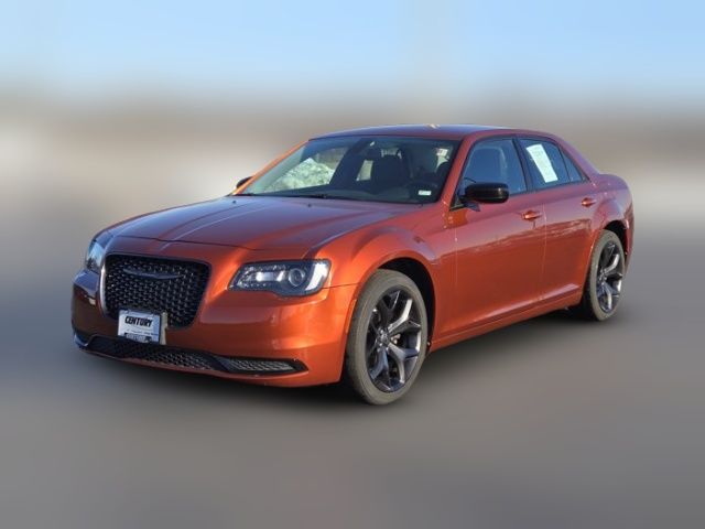 2021 Chrysler 300 Touring