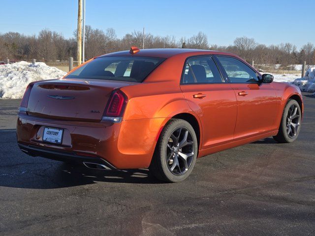 2021 Chrysler 300 Touring