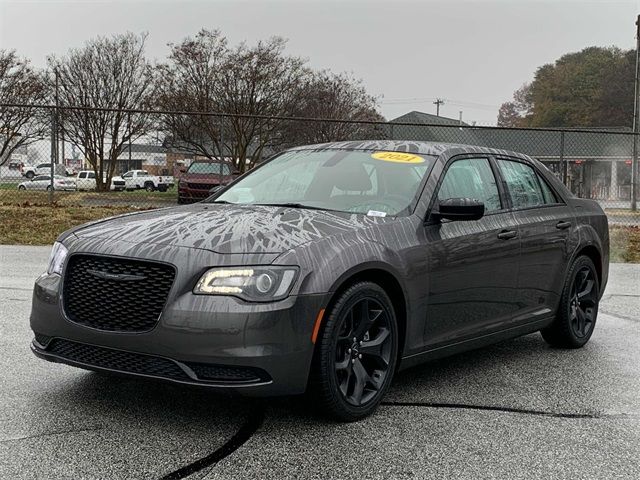 2021 Chrysler 300 Touring