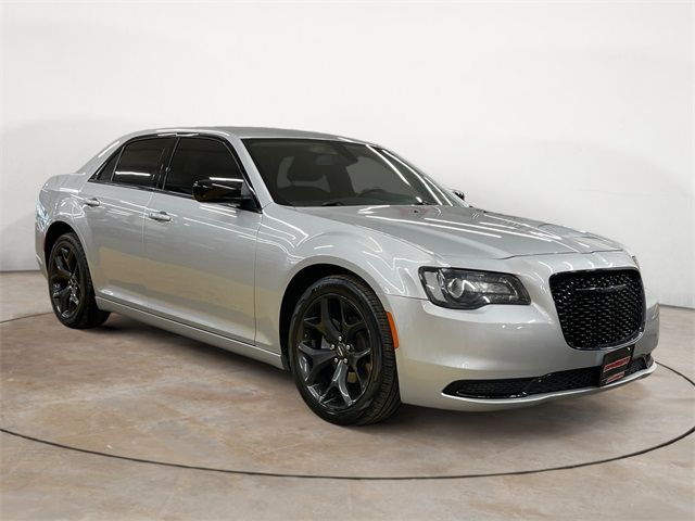 2021 Chrysler 300 Touring