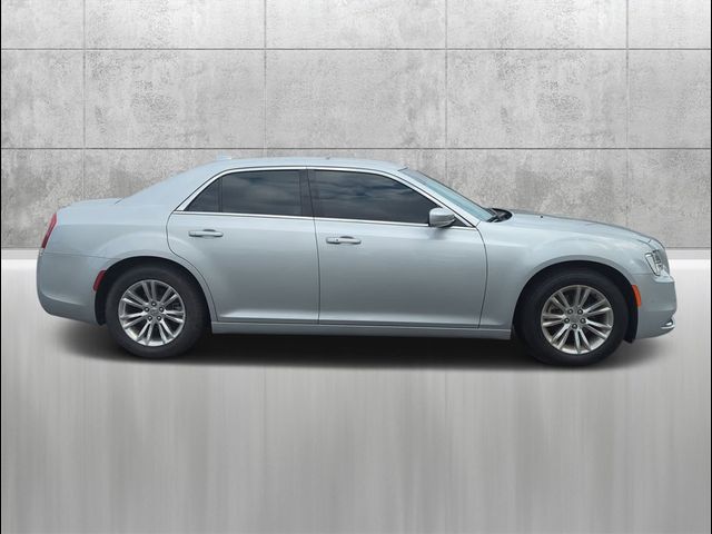 2021 Chrysler 300 Touring L