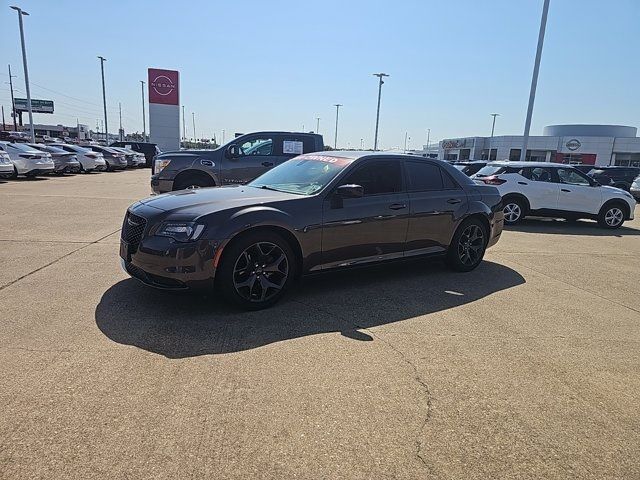 2021 Chrysler 300 Touring