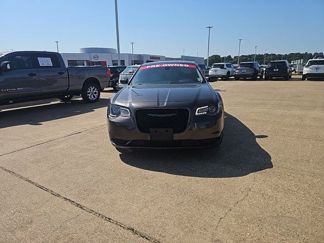 2021 Chrysler 300 Touring