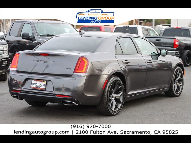 2021 Chrysler 300 Touring