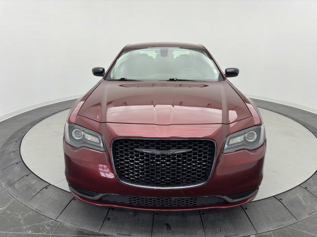 2021 Chrysler 300 Touring