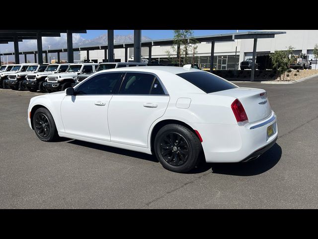 2021 Chrysler 300 Touring