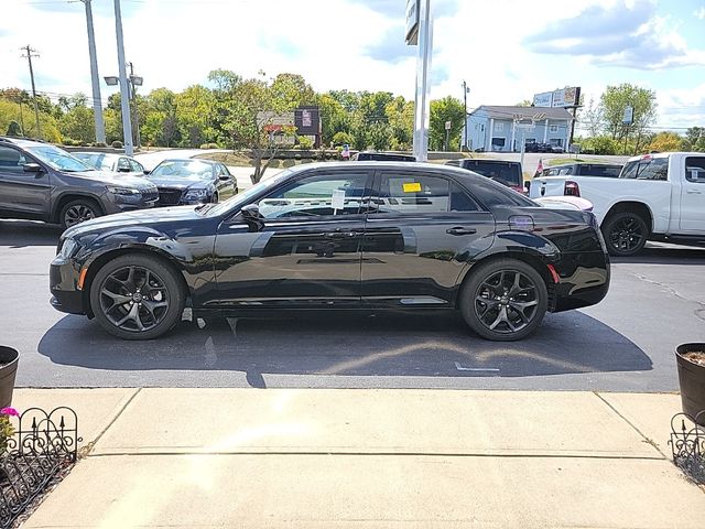 2021 Chrysler 300 Touring