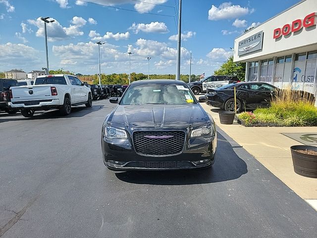 2021 Chrysler 300 Touring