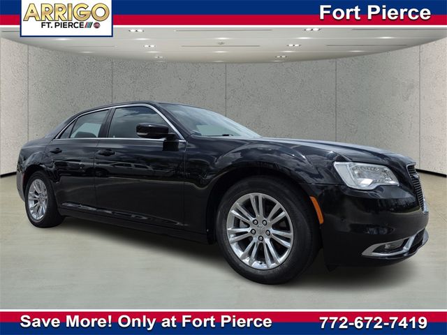 2021 Chrysler 300 Touring L