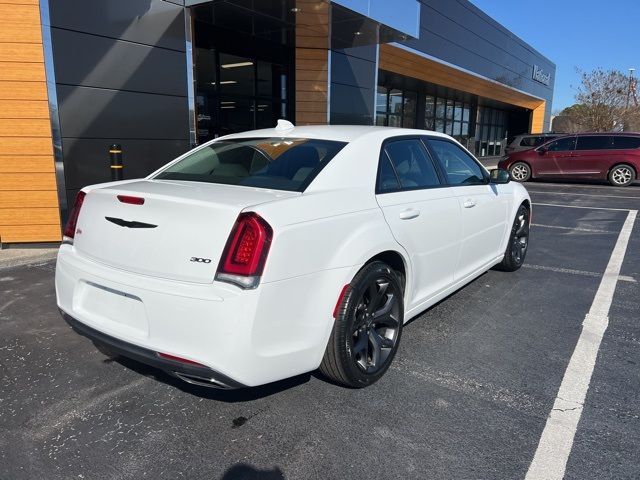 2021 Chrysler 300 Touring