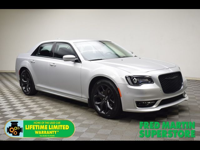 2021 Chrysler 300 Touring L