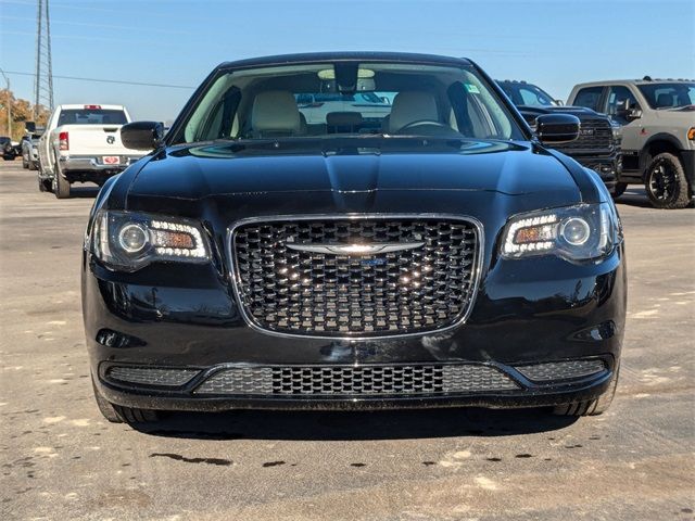 2021 Chrysler 300 Touring