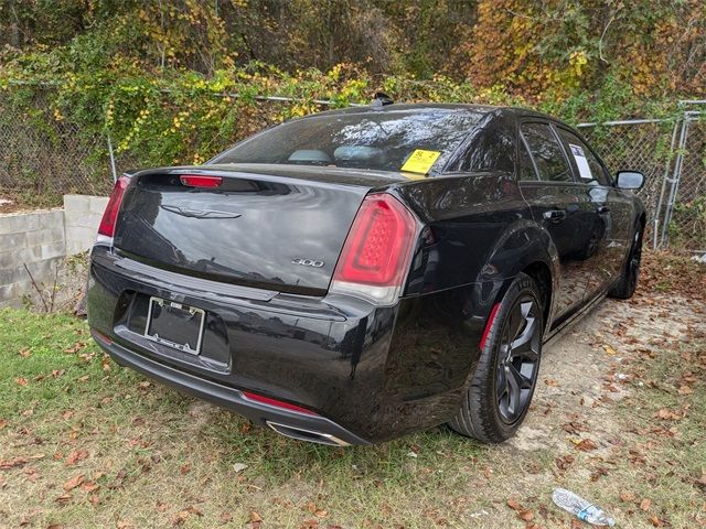 2021 Chrysler 300 Touring