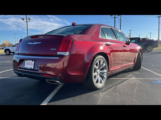 2021 Chrysler 300 Touring L