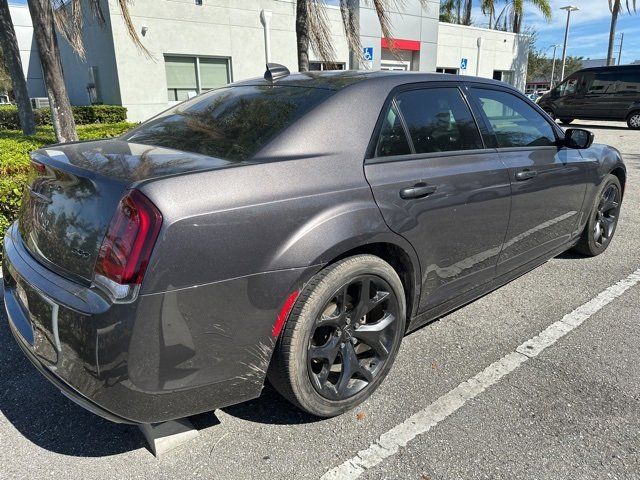 2021 Chrysler 300 Touring L