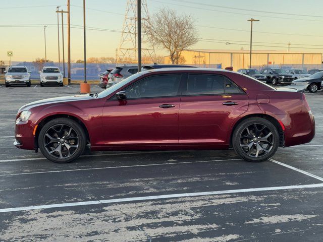 2021 Chrysler 300 Touring