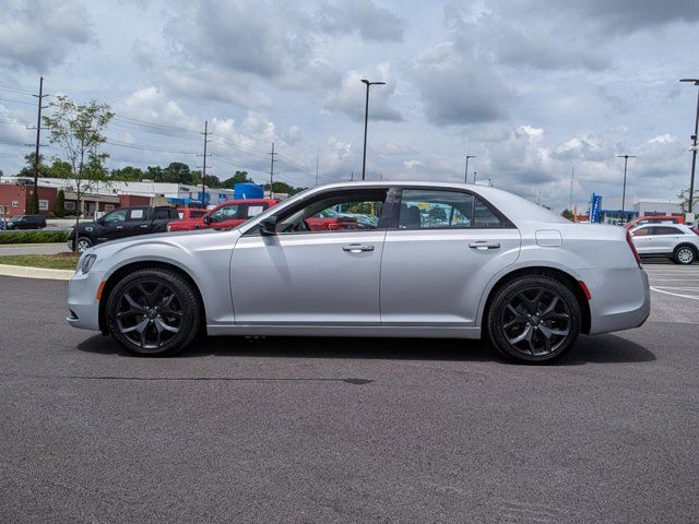 2021 Chrysler 300 Touring