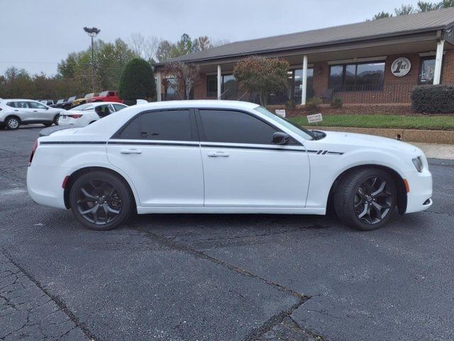 2021 Chrysler 300 Touring