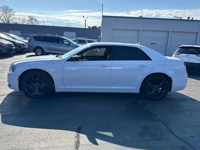 2021 Chrysler 300 Touring