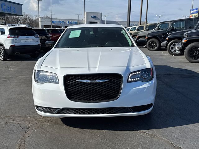 2021 Chrysler 300 Touring