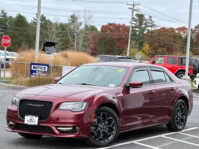 2021 Chrysler 300 Touring L