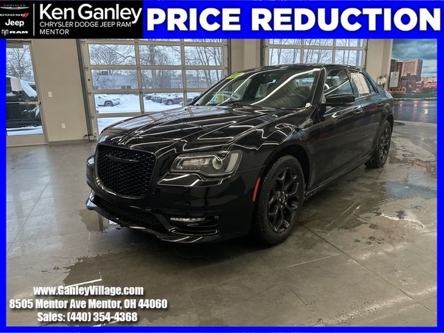 2021 Chrysler 300 Touring L