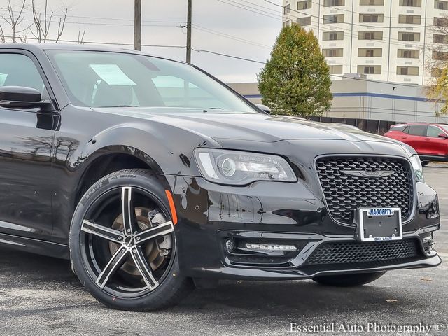 2021 Chrysler 300 Touring L