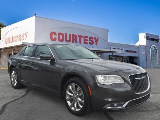 2021 Chrysler 300 Touring L