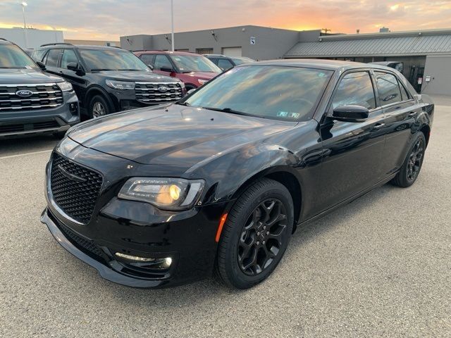 2021 Chrysler 300 Touring L