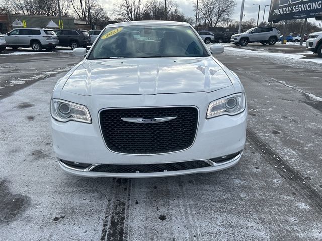 2021 Chrysler 300 Touring L