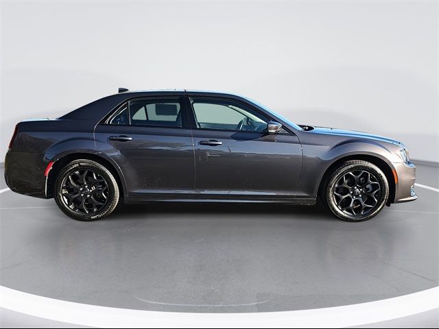 2021 Chrysler 300 Touring L