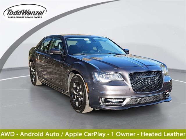 2021 Chrysler 300 Touring L