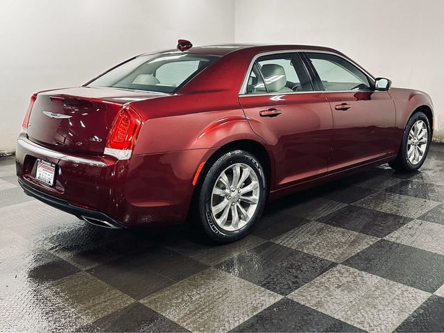 2021 Chrysler 300 Touring L