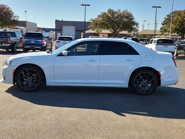 2021 Chrysler 300 Touring L