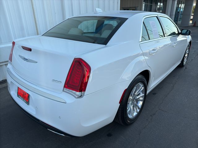 2021 Chrysler 300 Touring L